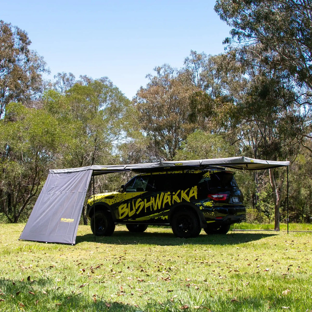 Bushwakka Extreme 2500 mm straight wall side view under the extended awning.